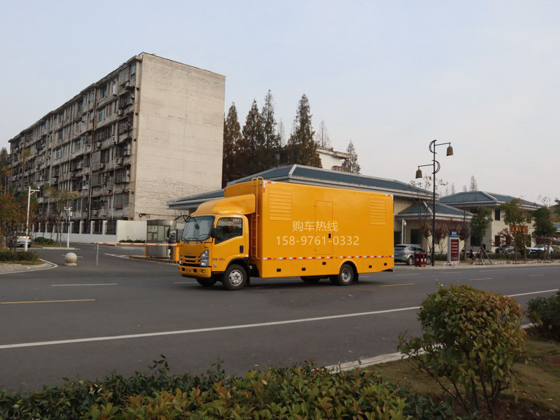 五十铃150KW应急电源车