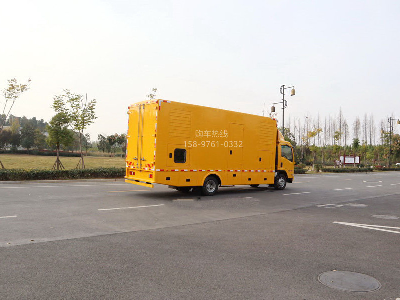 五十铃150KW应急电源车