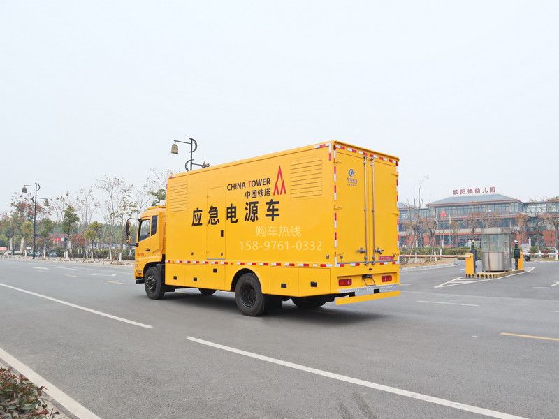 中国铁塔天锦电源车