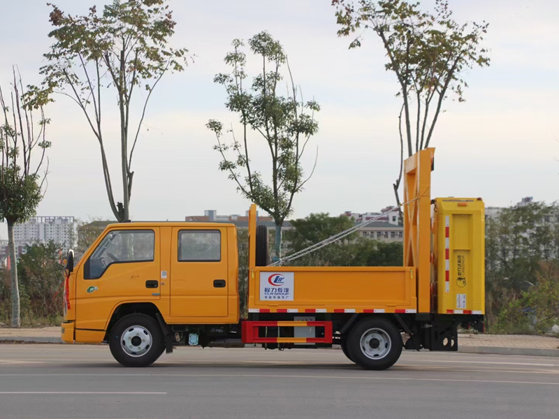 江铃黄牌70K防撞缓冲车