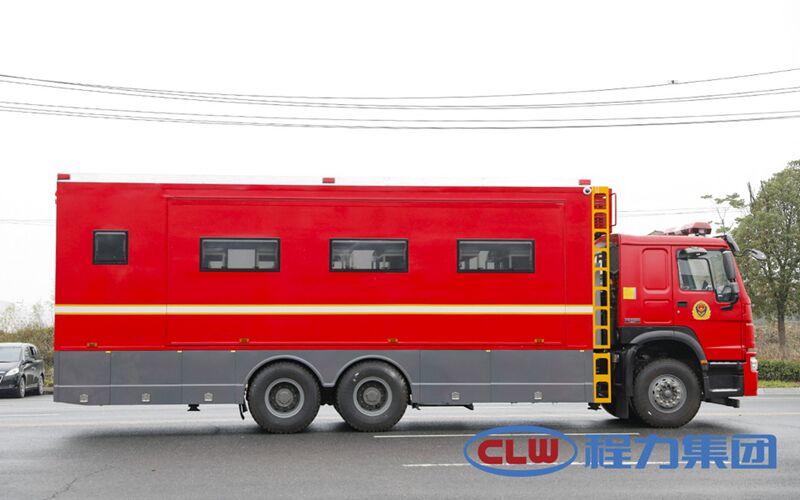 消防宿营车
